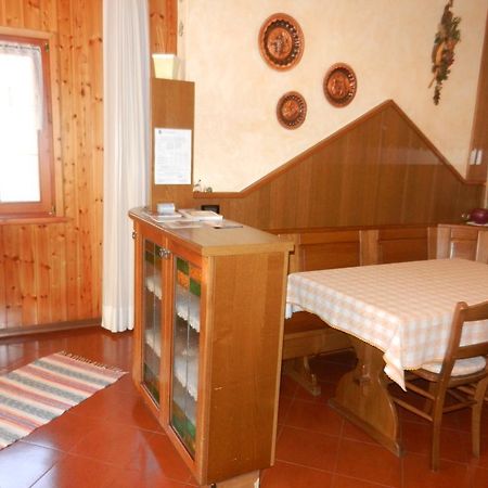 Casa Elda Appartement Isolaccia Buitenkant foto