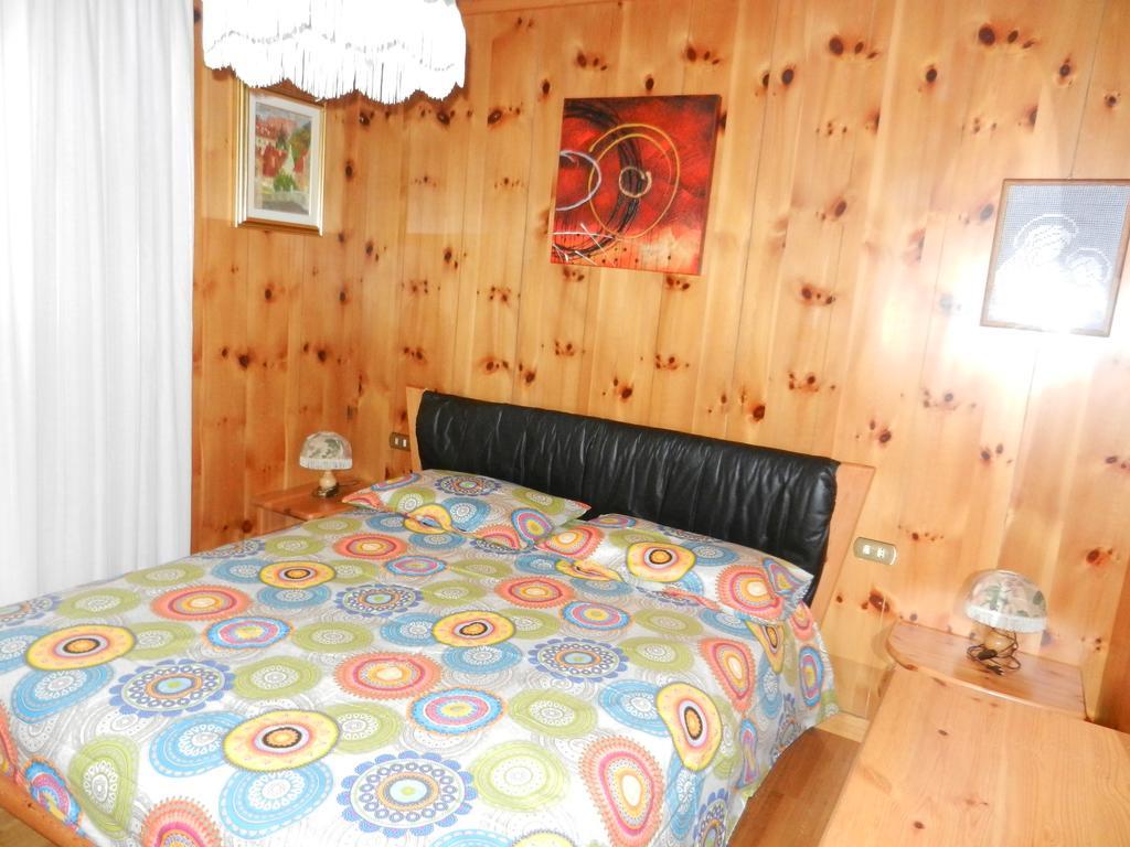Casa Elda Appartement Isolaccia Buitenkant foto